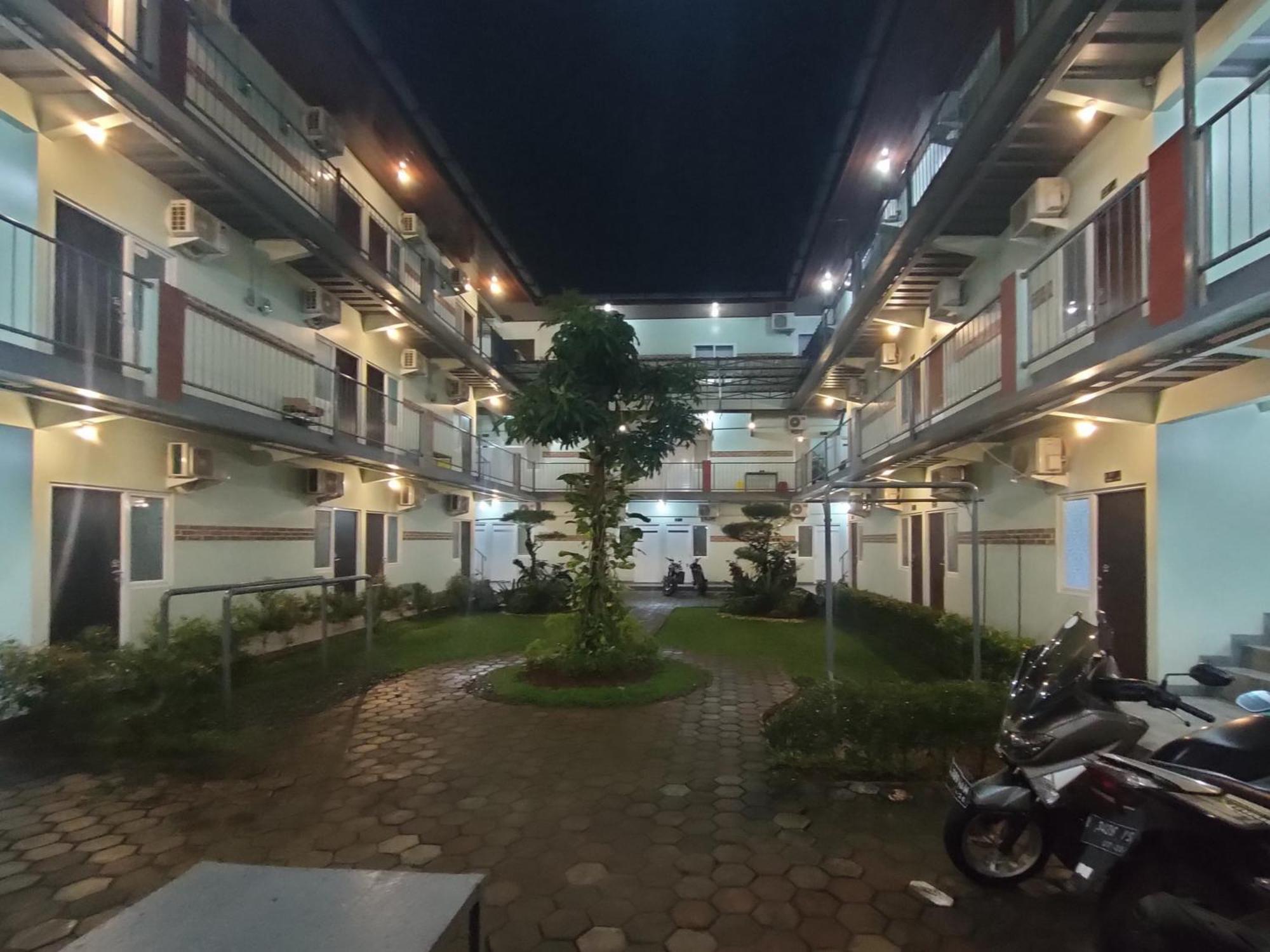 Puspiptek Residence Syariah Mitra Reddoorz スルポン エクステリア 写真